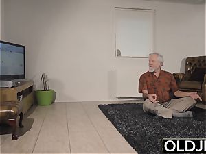 teen Interrupts grandpa from Yoga And fellates his chisel